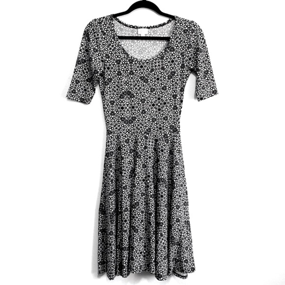 LuLaRoe Nicole Geometric Print Swing Dress